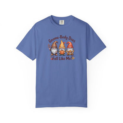 Gnome-body Does Fall Like Me” Unisex Tee – Cozy Fall Vibes, Pumpkin Spice Energy & Gnome-tastic Charm! | Perfect Autumn or Christmas Gift